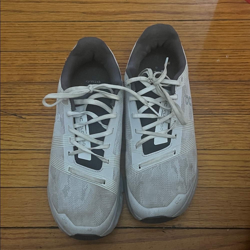 On Running / On cloud White and Gray Women's Sneakers